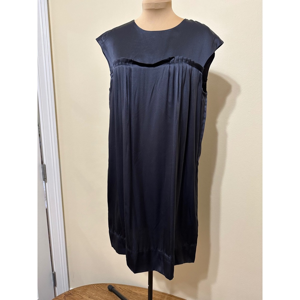 BCBG Silk Navy Sleeveless Dress Pleated Details Button Back‎ Casual Dress